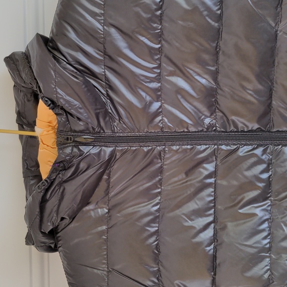 Lightweight Black Poly-Down-Filled Jacket with Hood & Carrying Bag - Picture 2 of 6